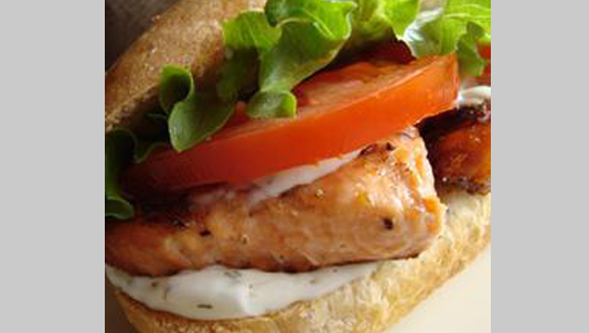 Salmon Sandwich with Dill Sauce