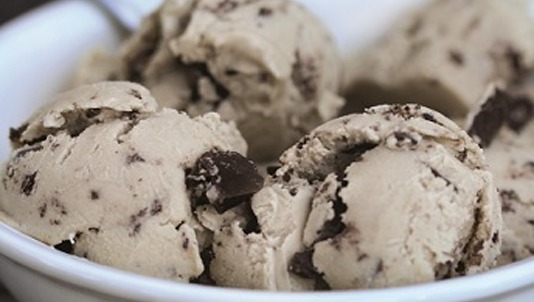 1-Maple-maca-Ice-Cream-with-Chocolate-Chips