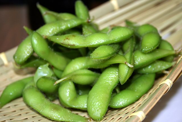 640px-Edamame_by_Zesmerelda_in_Chicago