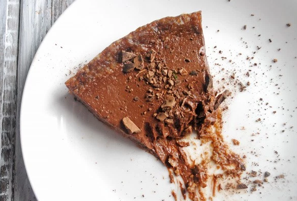 vegan-chocolate-pudding-pie-emilie-eats